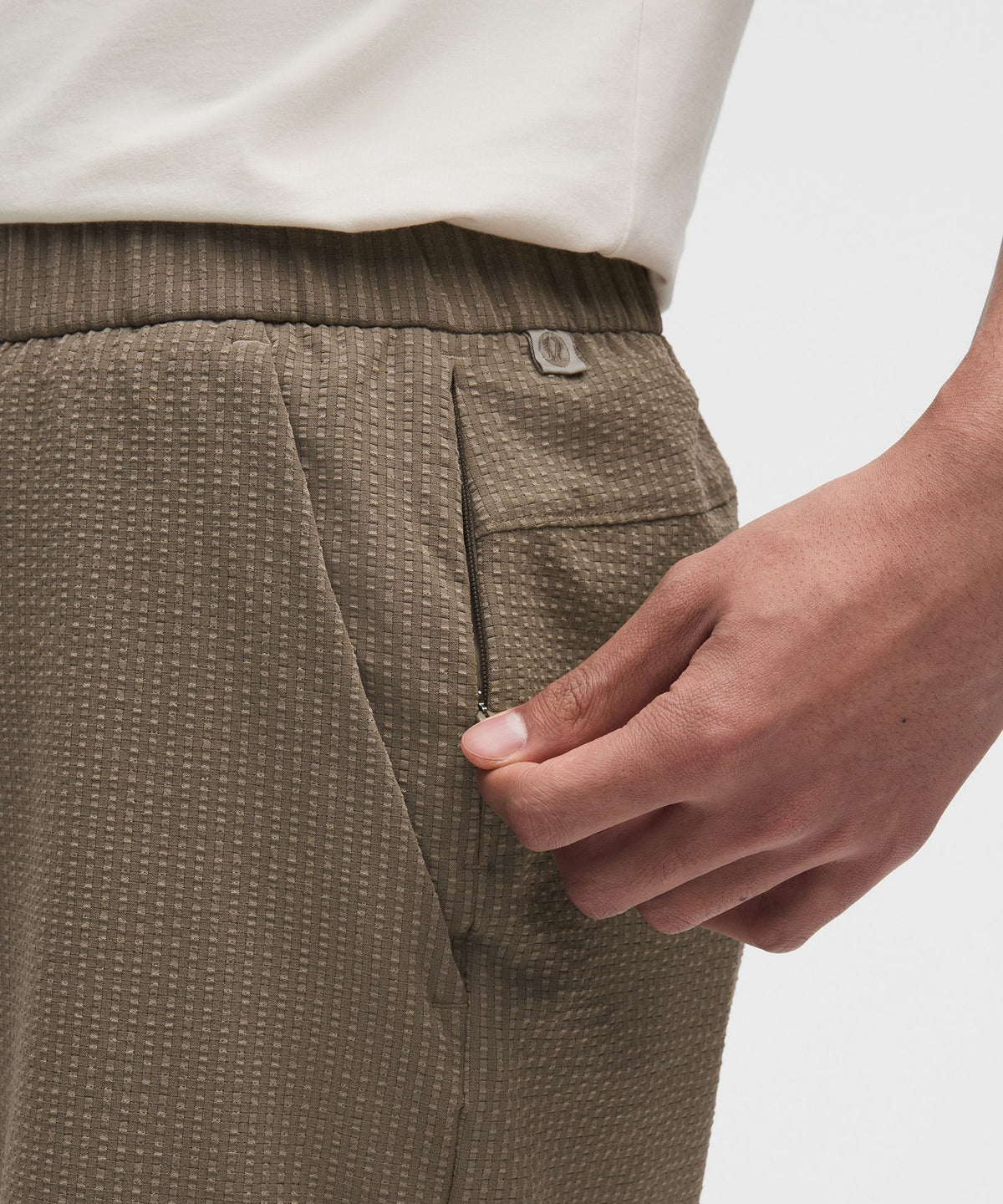 ABC Textured WovenAir Pull-On Short 7"
