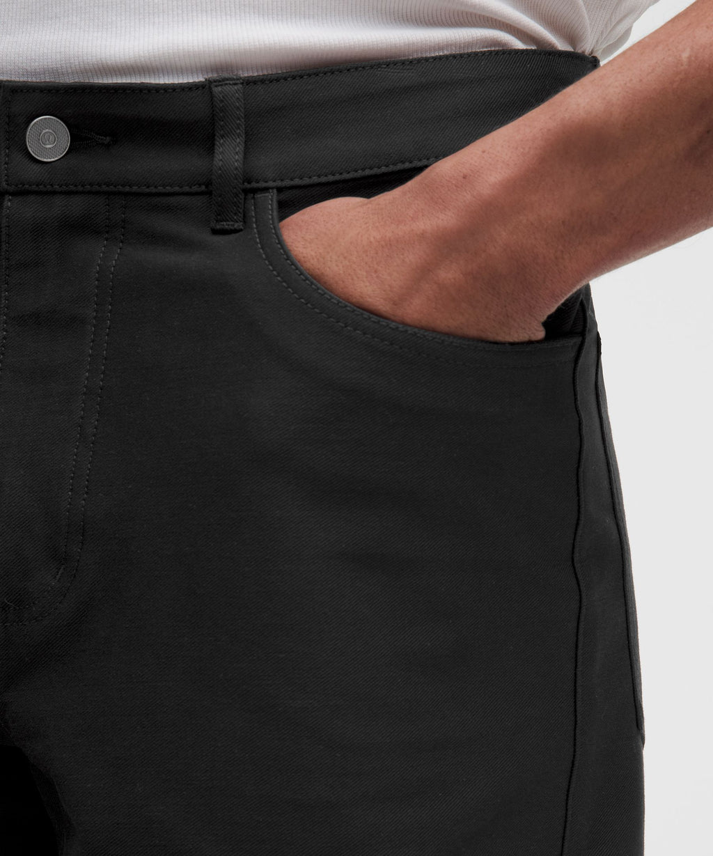 EasyFive Relaxed-Fit Short 9"