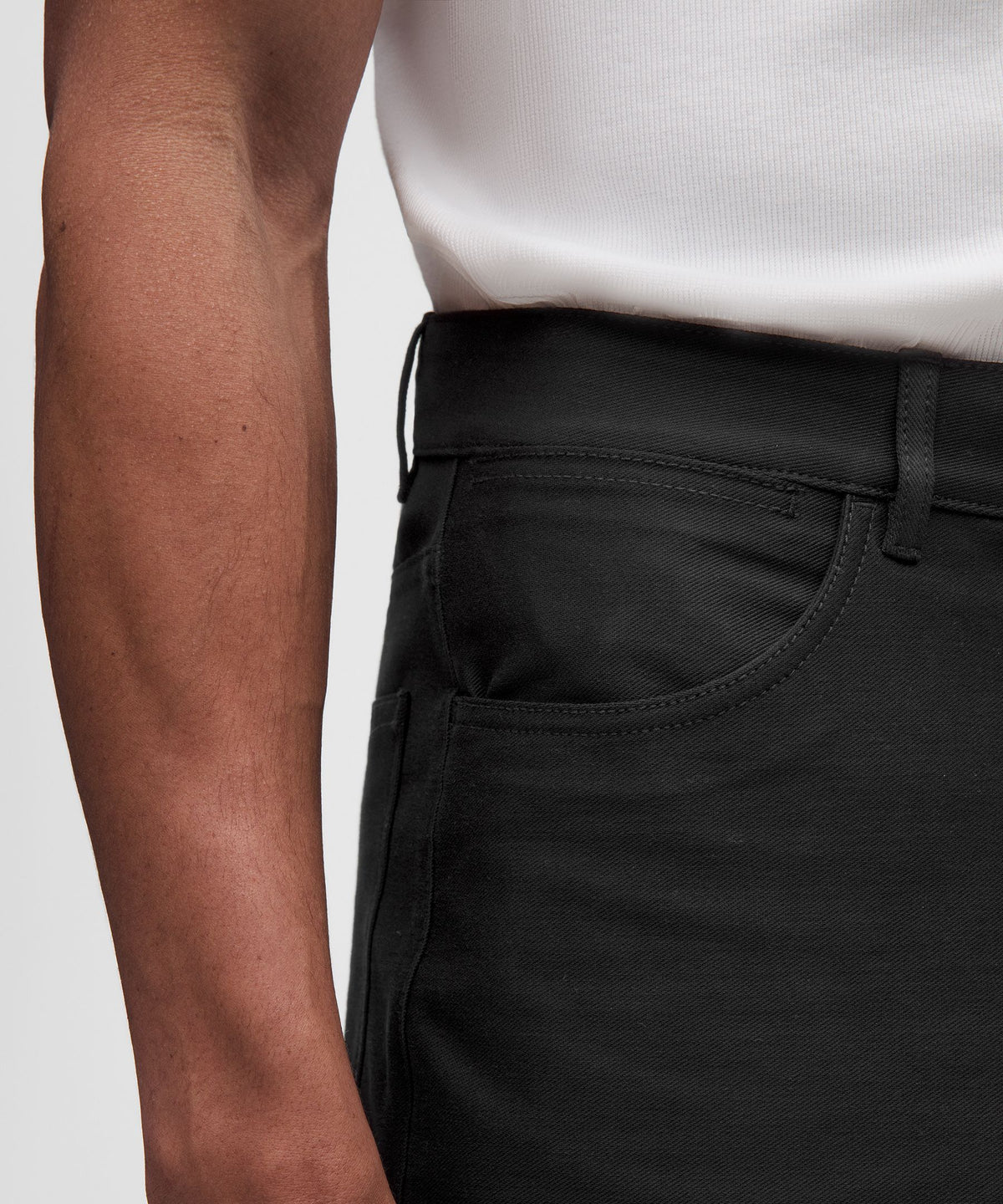 EasyFive Relaxed-Fit Short 9"
