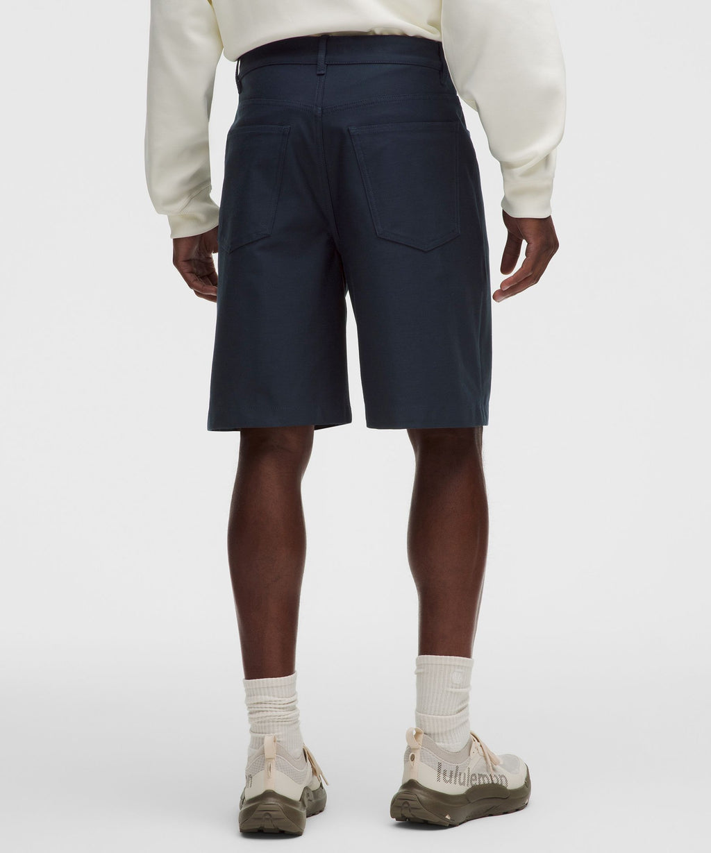 EasyFive Relaxed-Fit Short 9"