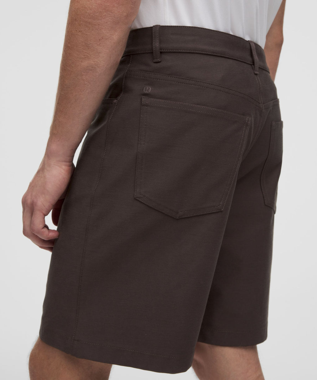 EasyFive Relaxed-Fit Short 9"