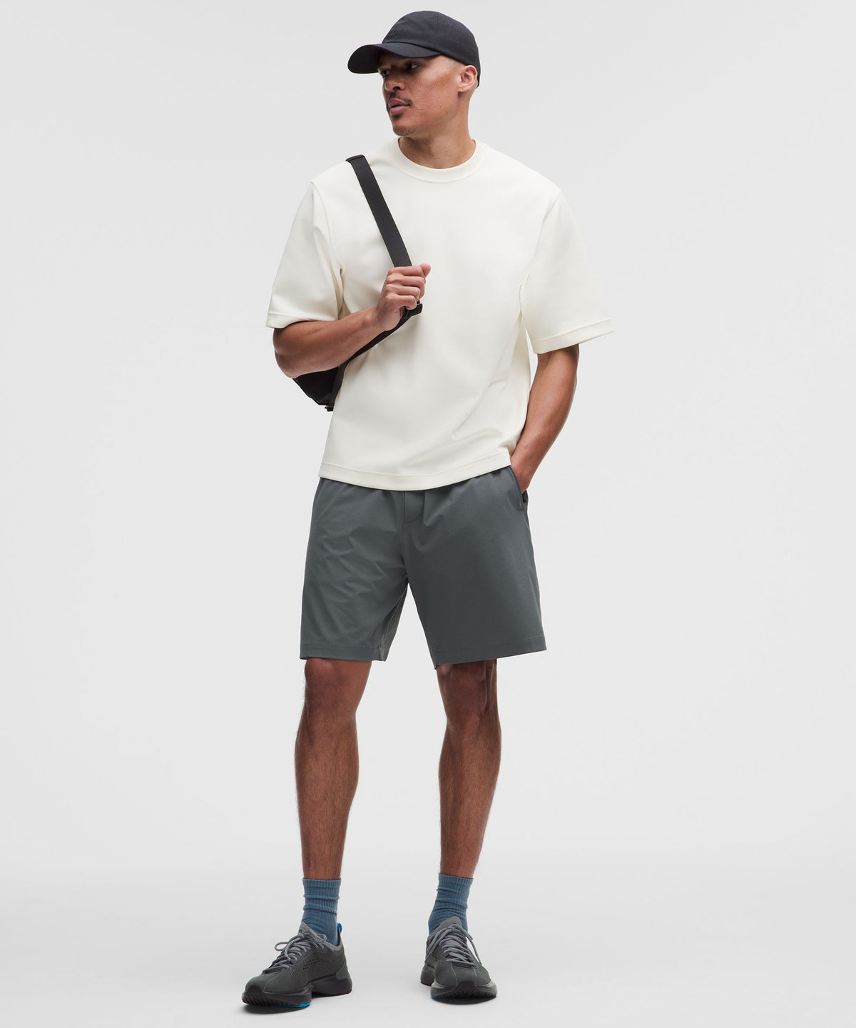 Zero Tucks Relaxed-Fit Short 8"