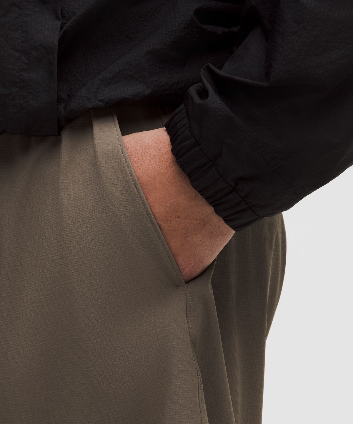 Zero Tucks Relaxed-Fit Short 8"