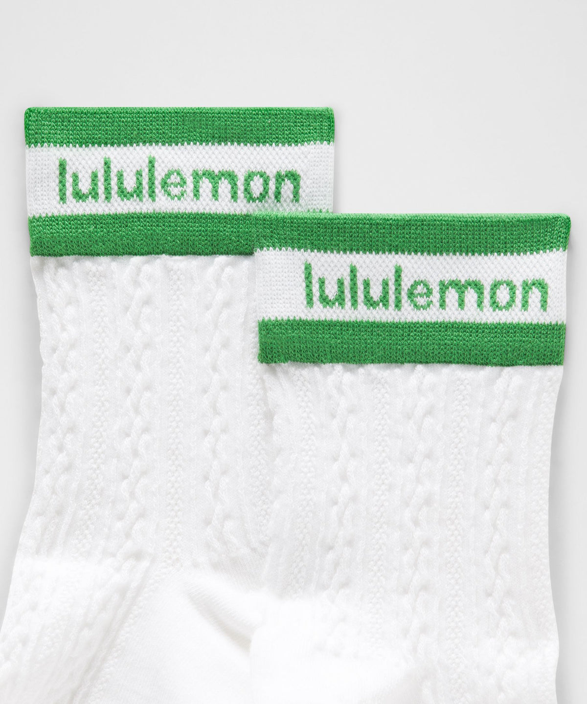 Unisex Cable-Knit Quarter Socks