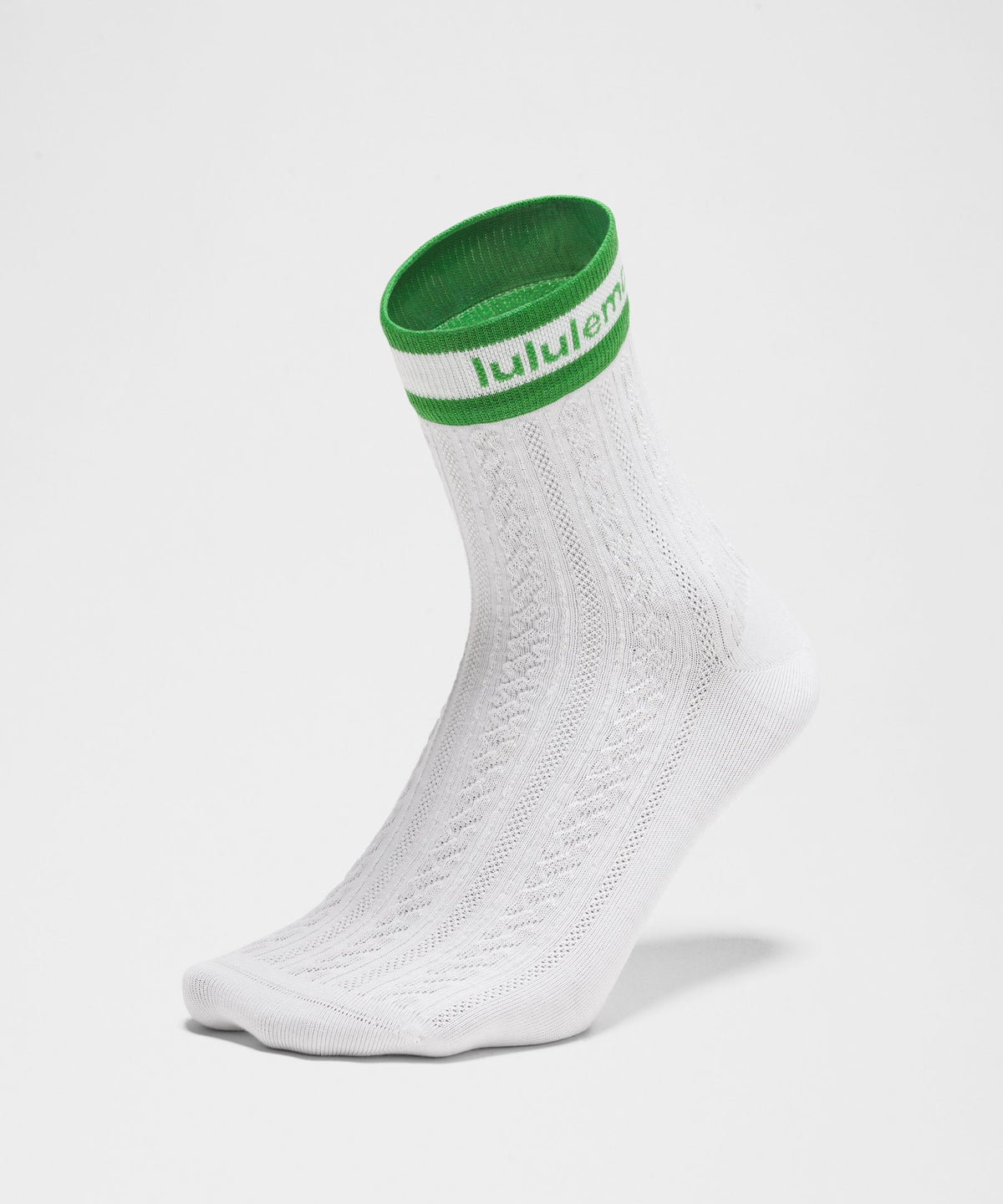 Unisex Cable-Knit Quarter Socks