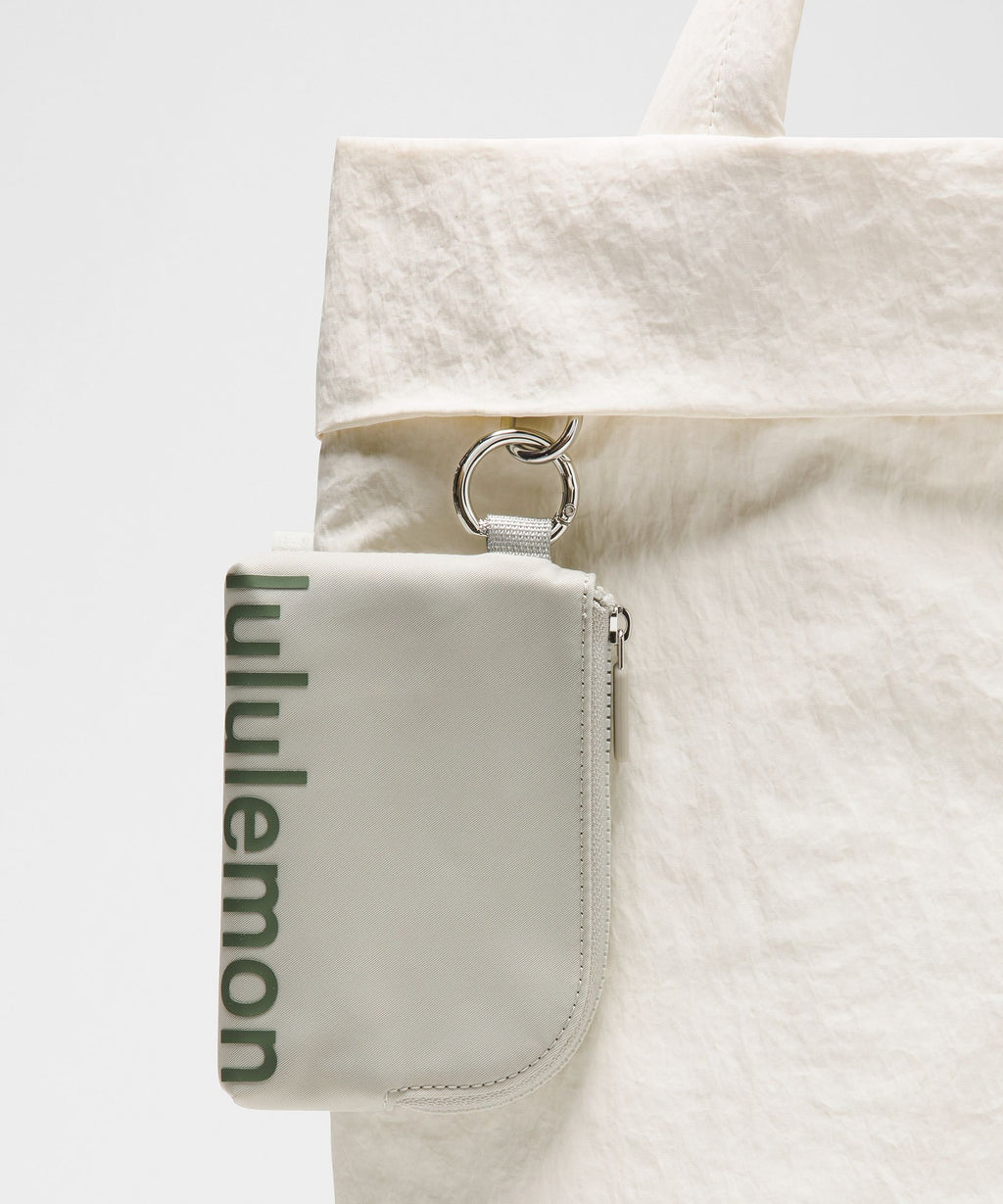 Clippable Card Pouch