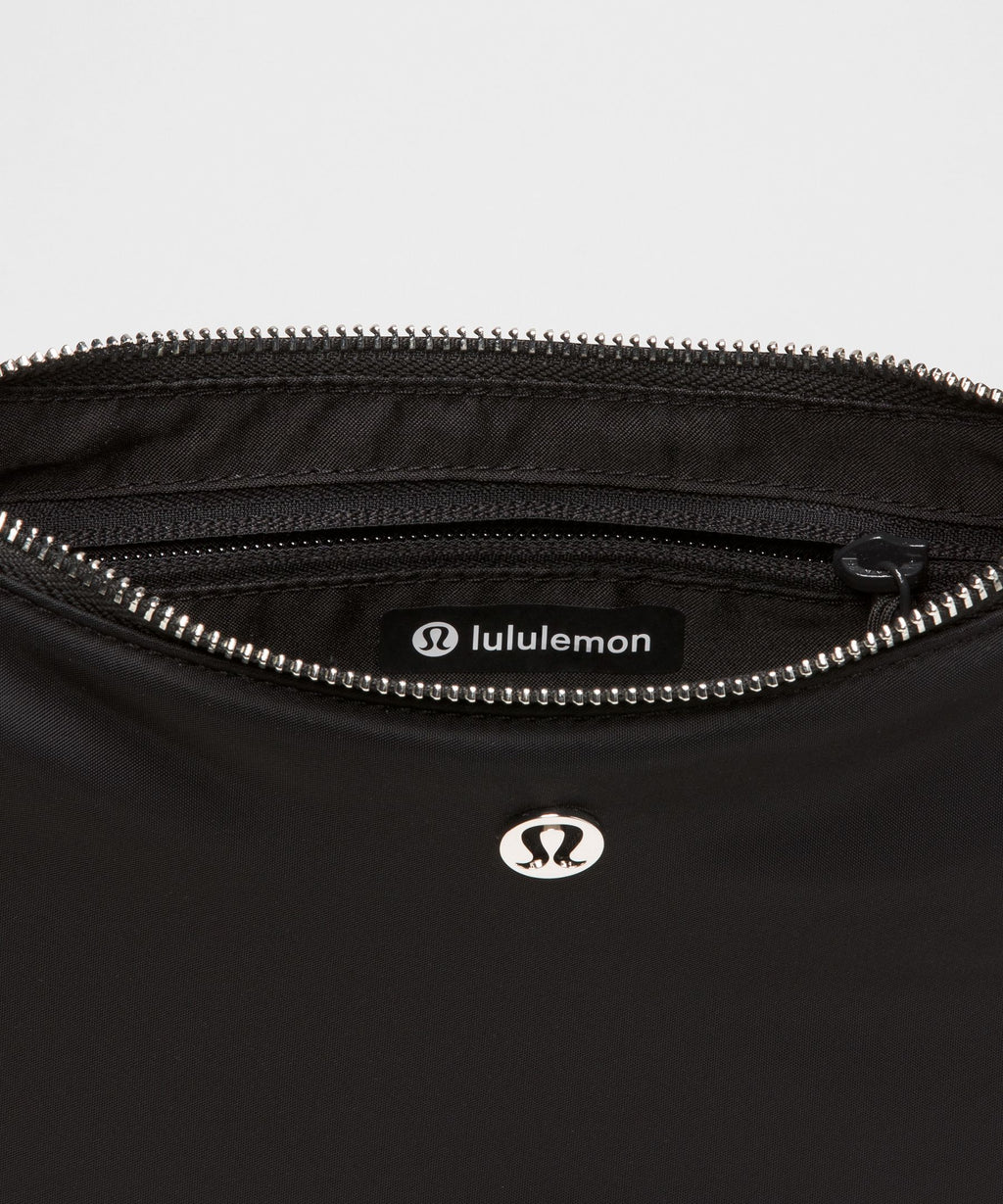 City Essentials Small Shoulder Bag 3L