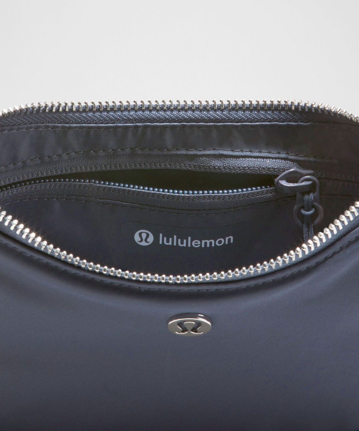 City Essentials Mini Shoulder Bag 1L